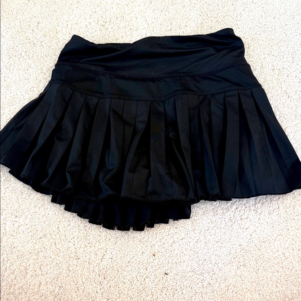 Chic Black Pleated Mini Skirt